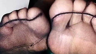 Sexy Nylon Feet Jerk off Instructions, Cumshot on My Feet Now!