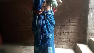 Beautiful Indian wife romantic sex (+19) with sasur ji doggy style aur apne Upar Utha Kar chut mein land Dala Hindi HD video ful