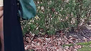 My Muslim Girlfriend Shows Her Pussy Outside in the Park.