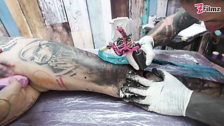 Big Boobed Tattoo Girl Gets Anal Fuck During a Tattoo Session - Gaping and ATM