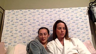 Amateur brunette lesbian whores eating box