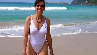 Sunbathing MILF Amateur Video