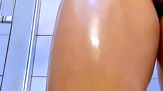 Big Booty Latin Girl Twerking under the shower