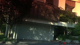 Blond Amateur Gets A Facial cumshot From The Bodybuilder