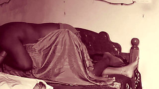 Cheating Indian Housewife in Saree Kissing in Bed & Giving Handjob to Lover