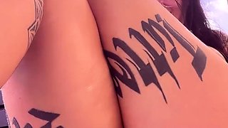 Wild Outdoor Ride: Black Dildo Machine Squirt Next to
