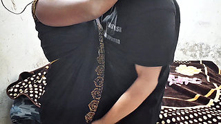 Hot Indian Desi Aunty Sex in Black Saari
