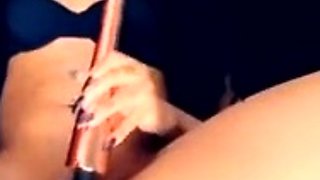 Sexy ebony rubbing her clit