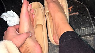 Flexible foot fetish masturbating with feet and hands