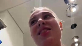 Jucielussie Hot playing in the fitting room