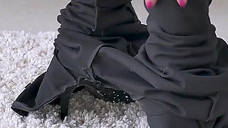 Euro MILF Kathy's Hungry Cunt Begs for Her Fingers