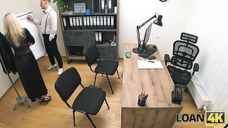 Nikoletta's sex in office trailer