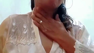 Horny Filipino MILF Morning Seduction