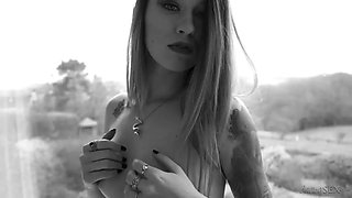 Skinny teen gives the best throat sex and rides like a ponny