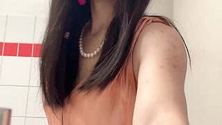 piss in toilet room hana cute