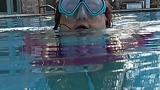 Som Under Water Fun with You Sexy Big Beauty Nurse Vicki