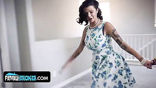 Family Strokes featuring Joslyn James and Tommy Gunn's cumshot xxx