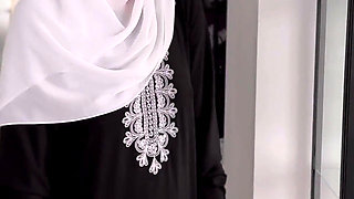 Muslim Maid Catches Her Boss Wanking