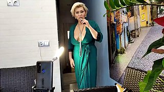 Russian MILF Bitch Wife Fingers Her Pussy Wildly During Steamy Lunch Webcam Show