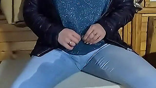 Cameltoe MILF Dances, Teases & Pees in Her Jeans - Wet Fetish Fantasy 335