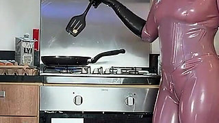 Mistressae’s Experimental Kitchen Episode 1: Anal Omelette Aux Oeufs