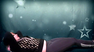 Watch me doing lovely exercises and clean my sport kneeckers