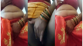 Desi mallu aunty fingerings pusssy to orgasam,aunty sex viral video, viral mms aunty