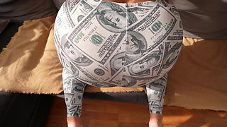 Big Ass Babe Fucked in Her Ripped Leggings