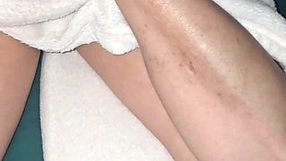 Close up to Melove Sexy Small Feet and Wrinle Sole