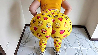 Big Butt in Bouncing Emoji Leggings